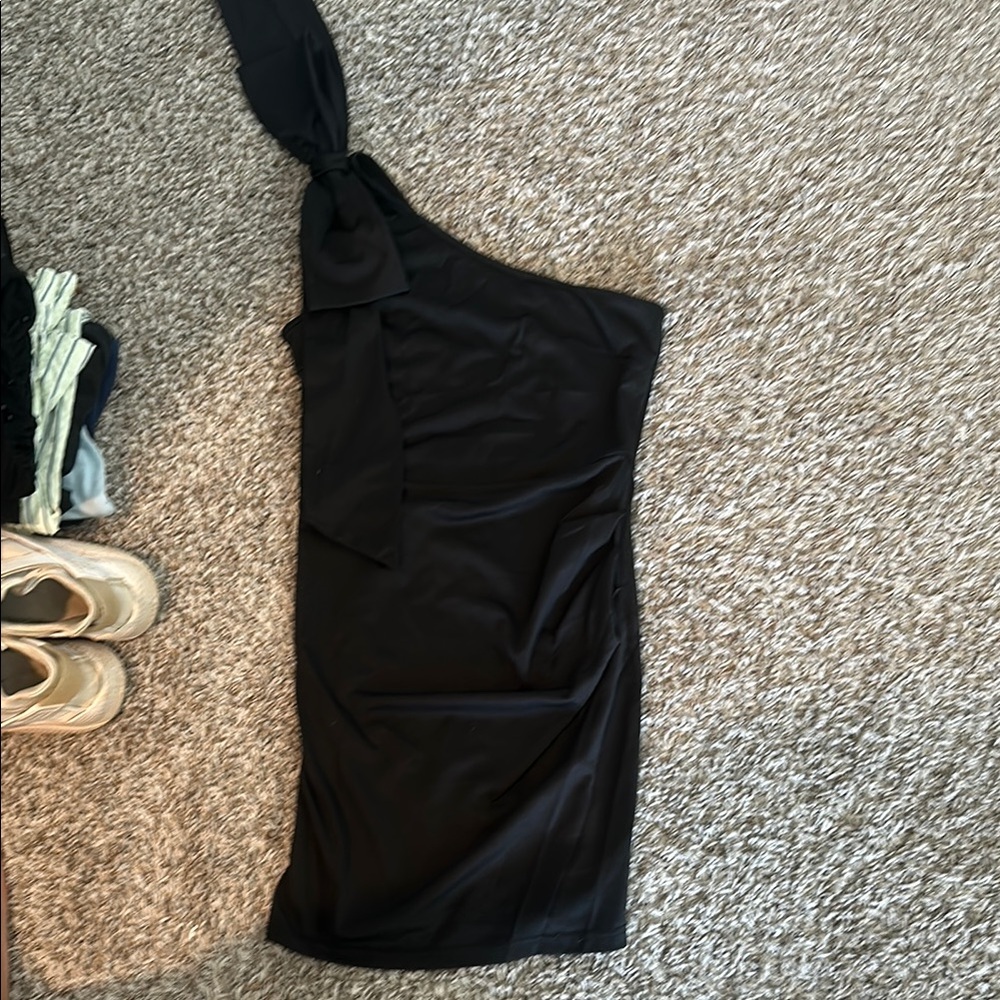 Elegant Black One-Shoulder Dress